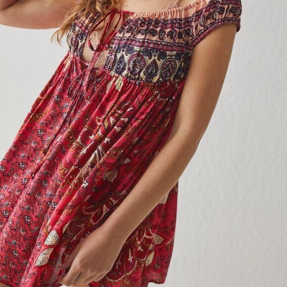 FREE PEOPLE BALI MARIPOSA SLIP DRESS IN STAWBERRY COMBO/FUCHSIA SIZE IS XS NWOT - Picture 2 of 9